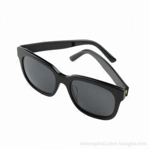 Aviator sunglasses in pearl black